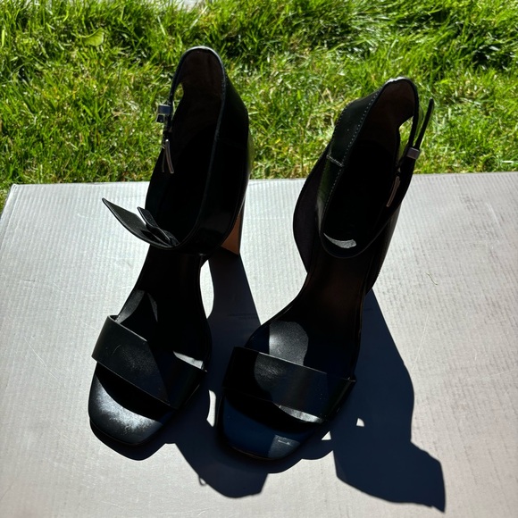 Halston Heritage heels - Picture 1 of 3